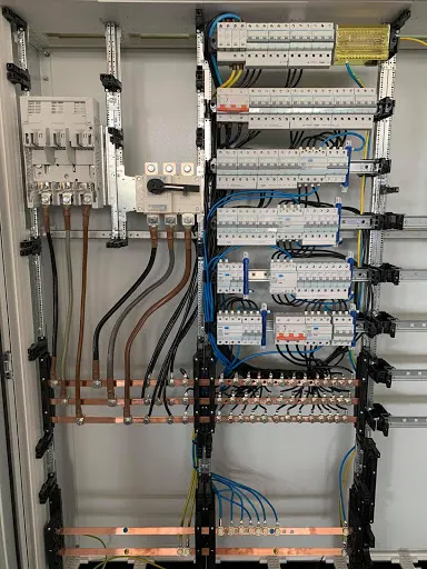 Adikon-Install Konrad Kamiński